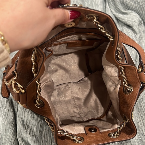 Michael Kors Frankie Large Drawstring Convertible Shoulder Tote - Picture 9 of 11